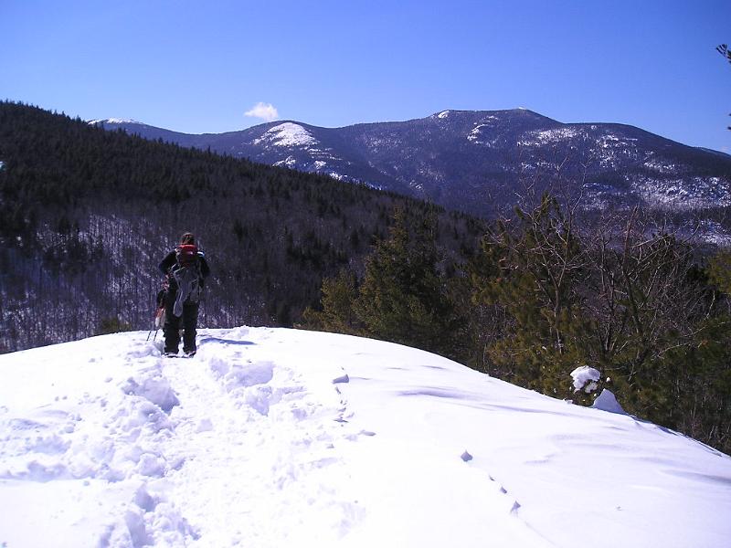 P1010020.JPG - North Moat mountain. We all had a great hike up Cathedral Ledge and were rewarded with spectacular views. This was one of the clearest days we've ever hiked in any season. The trip was a perfect way to end a fun weekend.