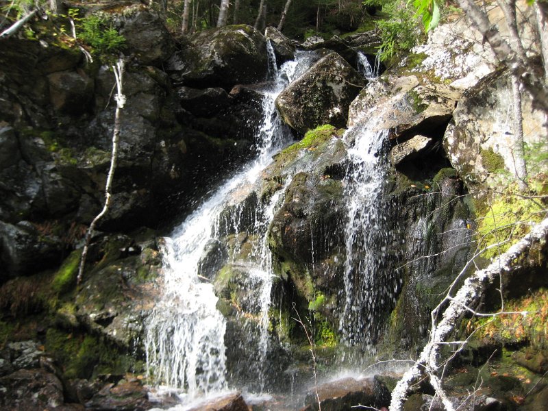 IMG_2597.JPG - About .25 miles from the shelter we found a beautiful waterfall.