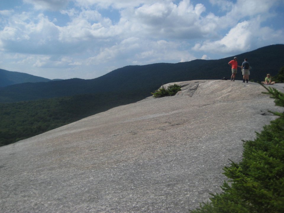 IMG_5271.JPG - The main ledge near the summit.