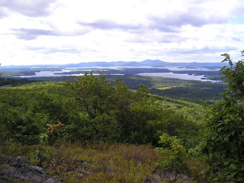 P9050004.JPG - The scenic overlook has a terrific view of lake Winnepasauke.